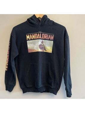 H&M Star Wars Mandalorian Hopdie Size 10-12 Kids